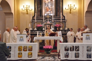 mag2023-concelebraz sacerdoti